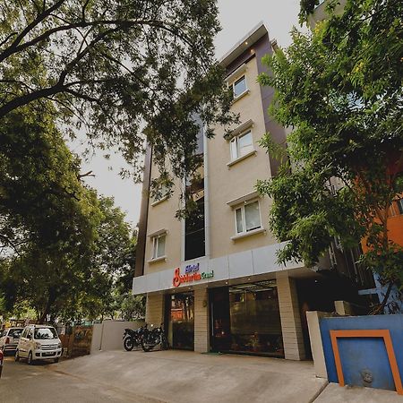 Super Capital O Siddartha Grand Hotel Vijayawada Bagian luar foto