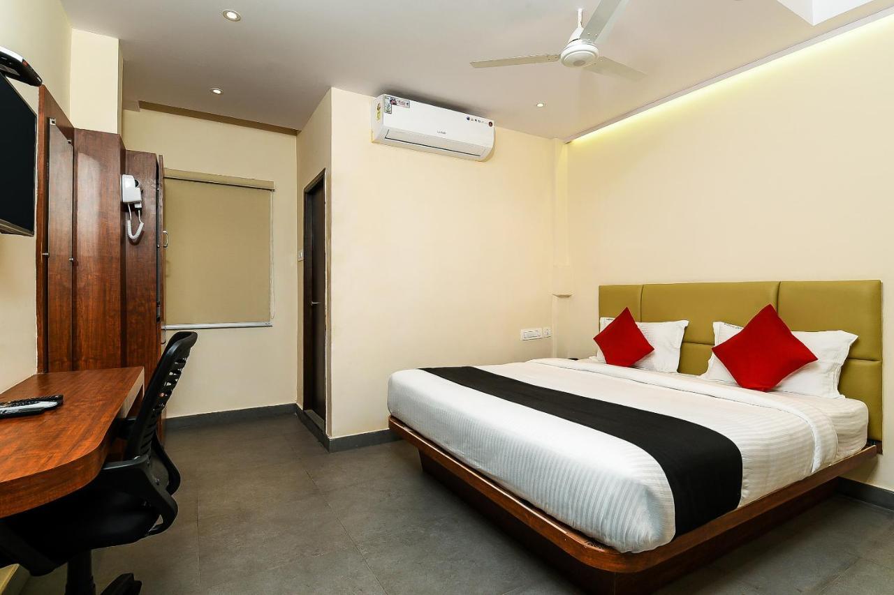 Super Capital O Siddartha Grand Hotel Vijayawada Bagian luar foto