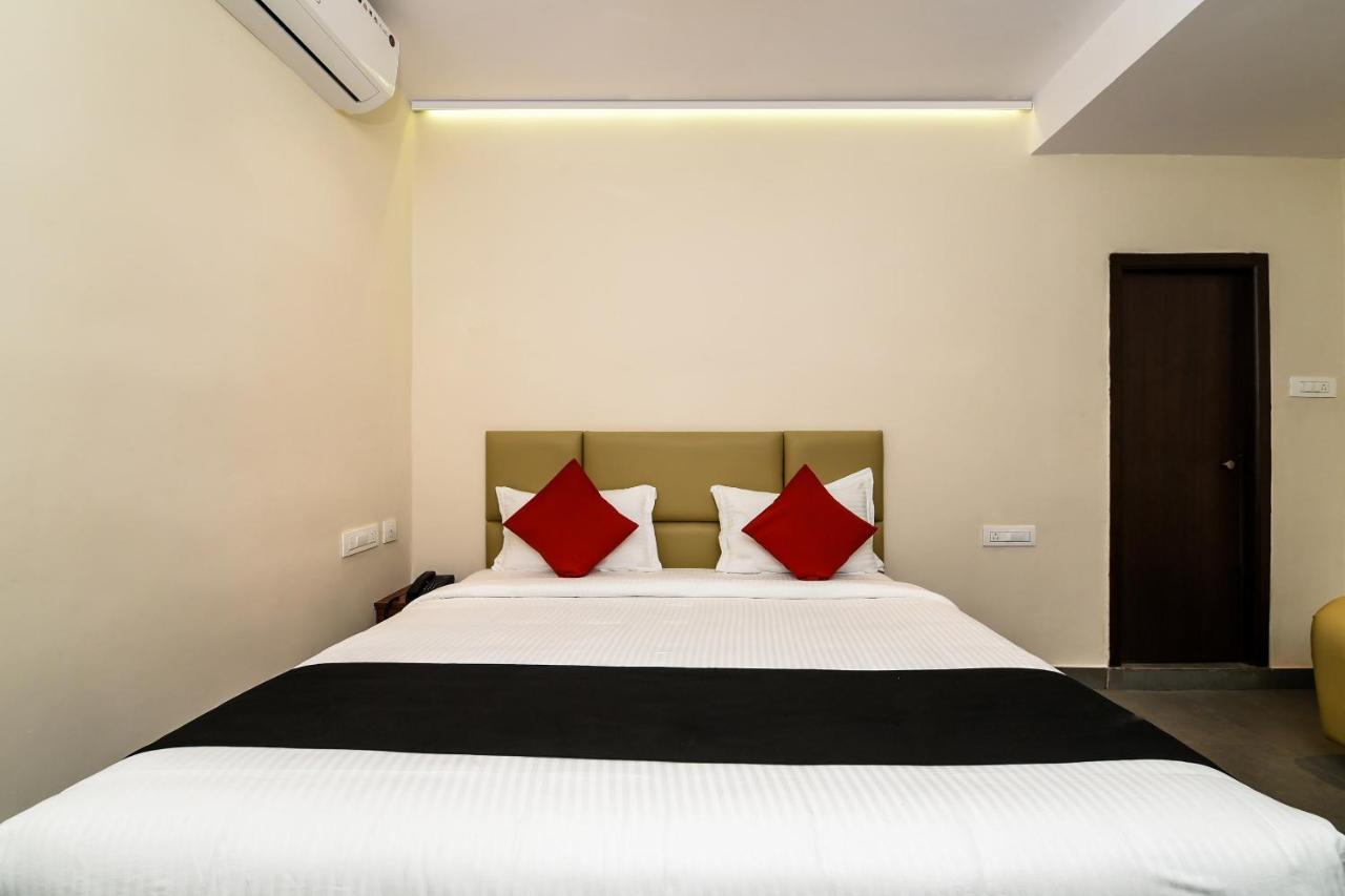 Super Capital O Siddartha Grand Hotel Vijayawada Bagian luar foto