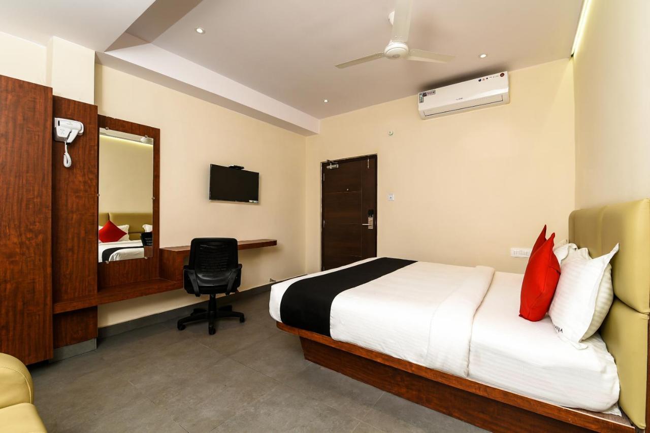 Super Capital O Siddartha Grand Hotel Vijayawada Bagian luar foto