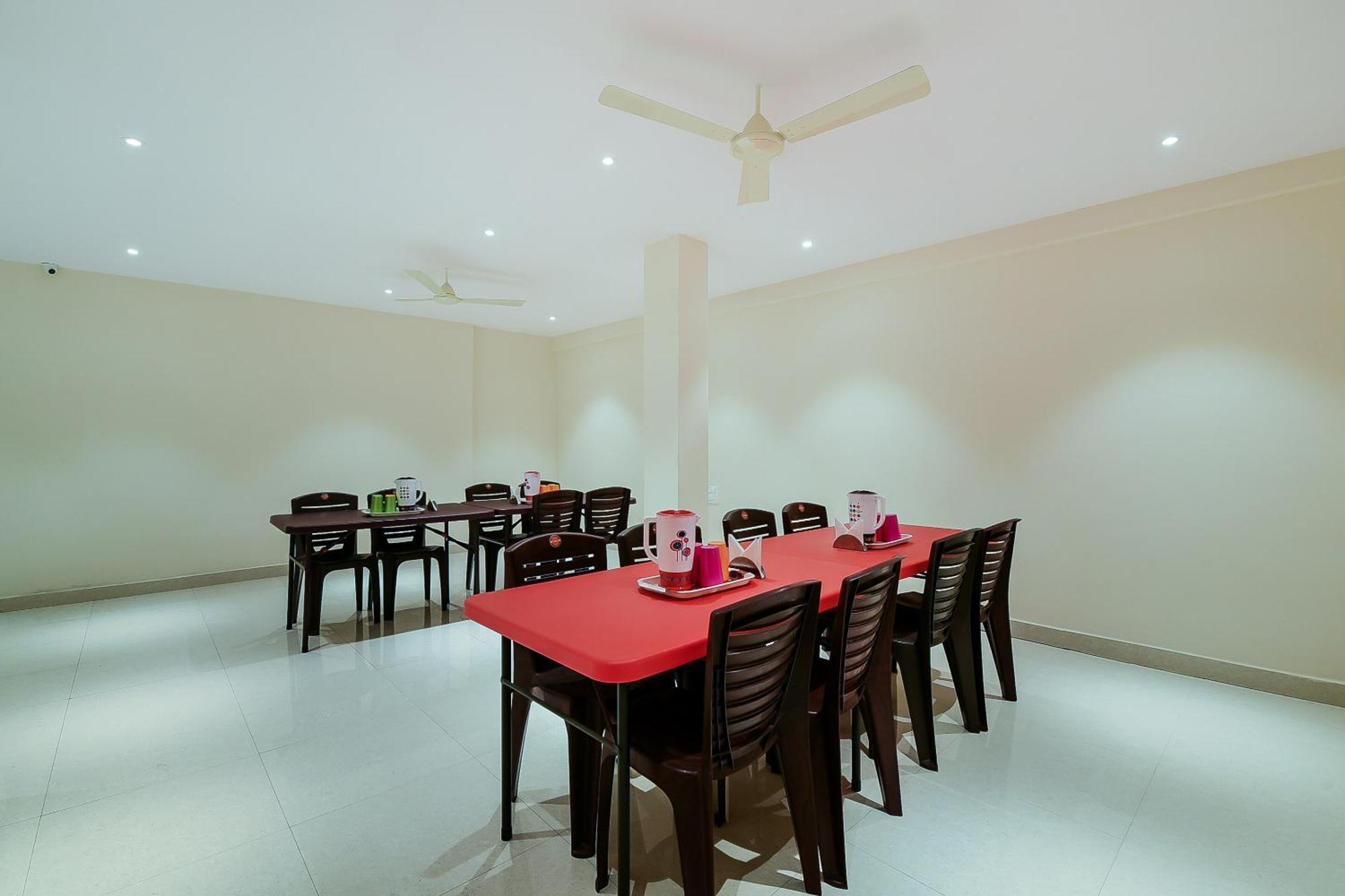 Super Capital O Siddartha Grand Hotel Vijayawada Bagian luar foto