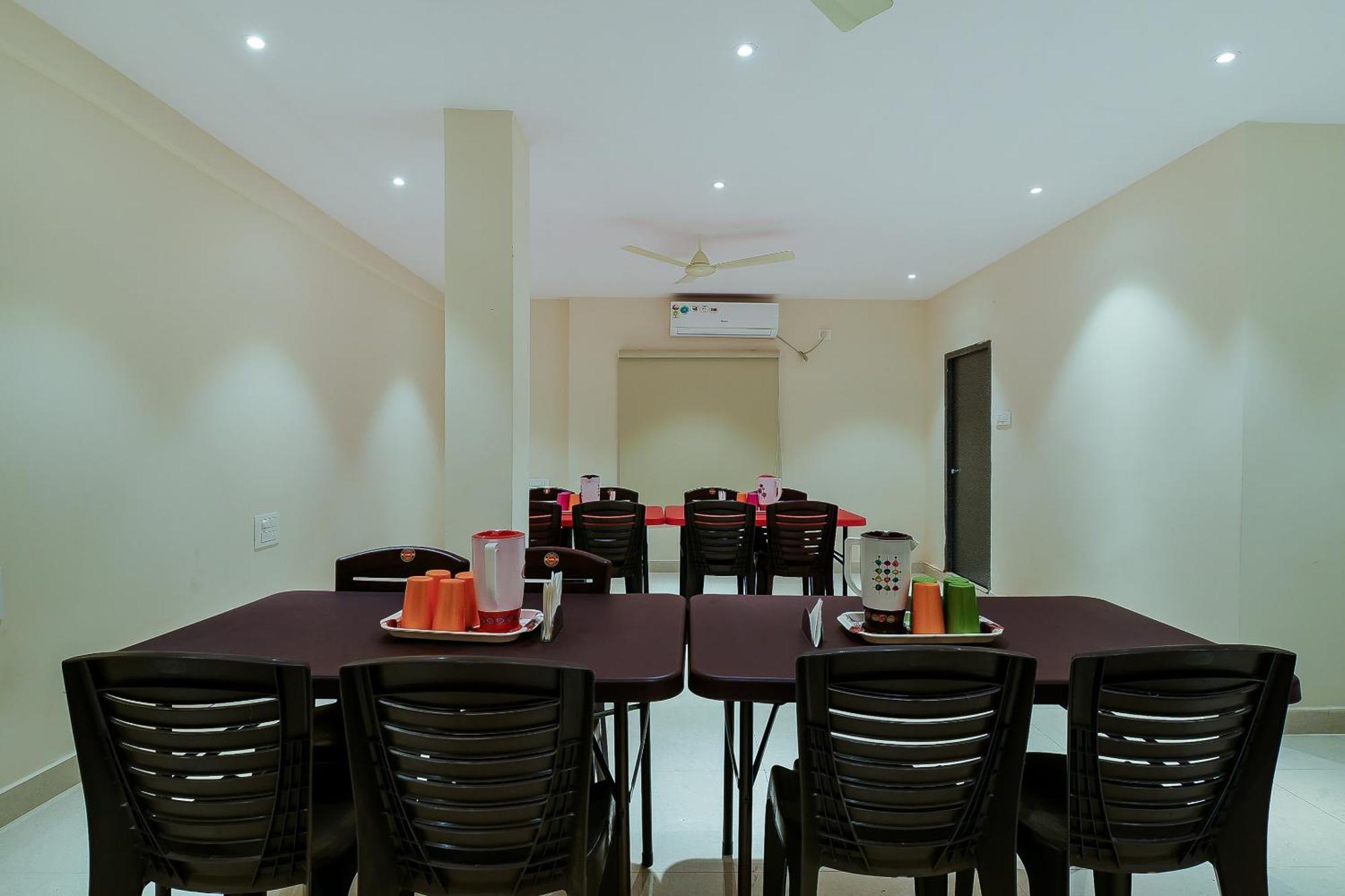 Super Capital O Siddartha Grand Hotel Vijayawada Bagian luar foto