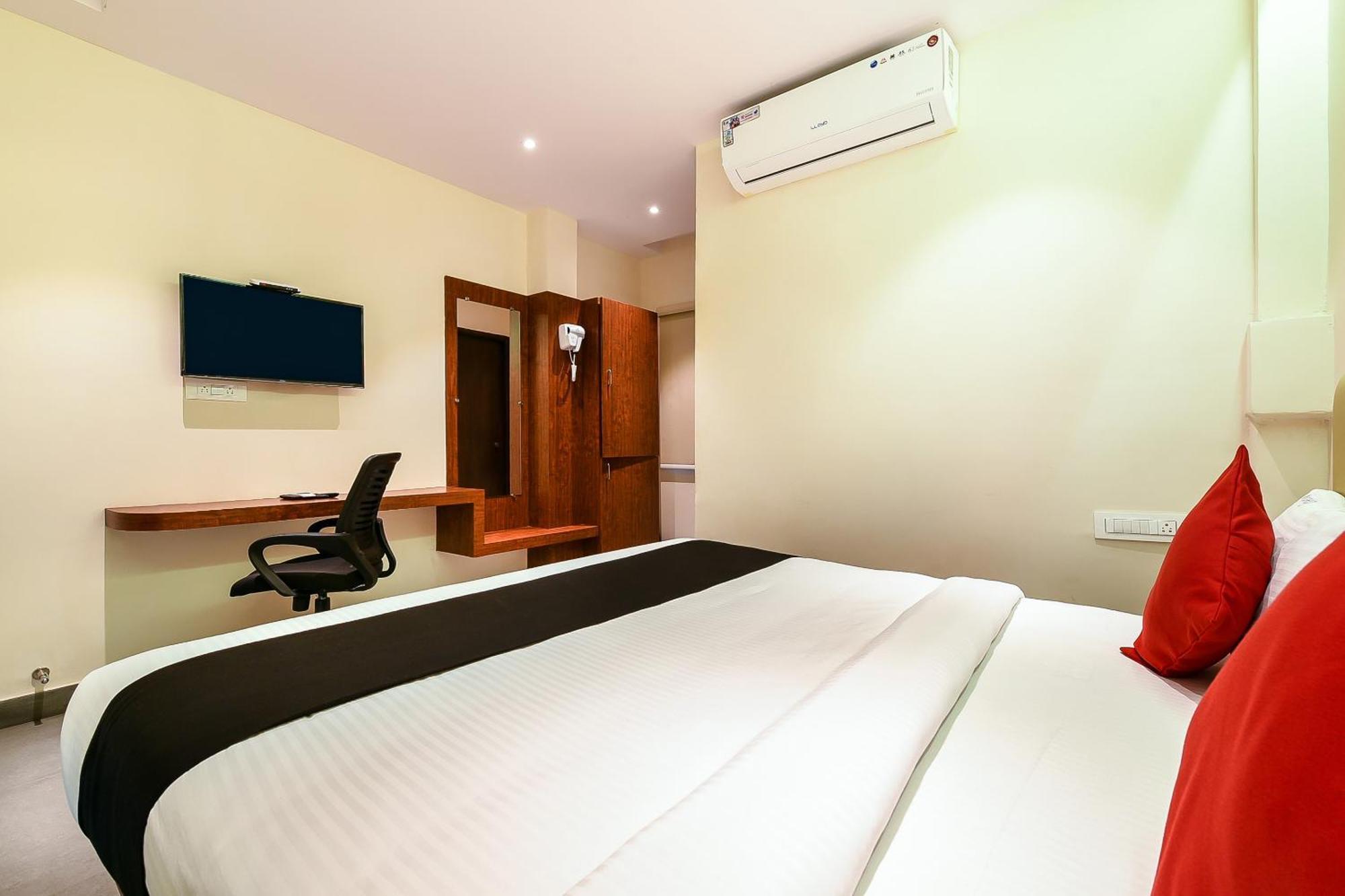 Super Capital O Siddartha Grand Hotel Vijayawada Bagian luar foto