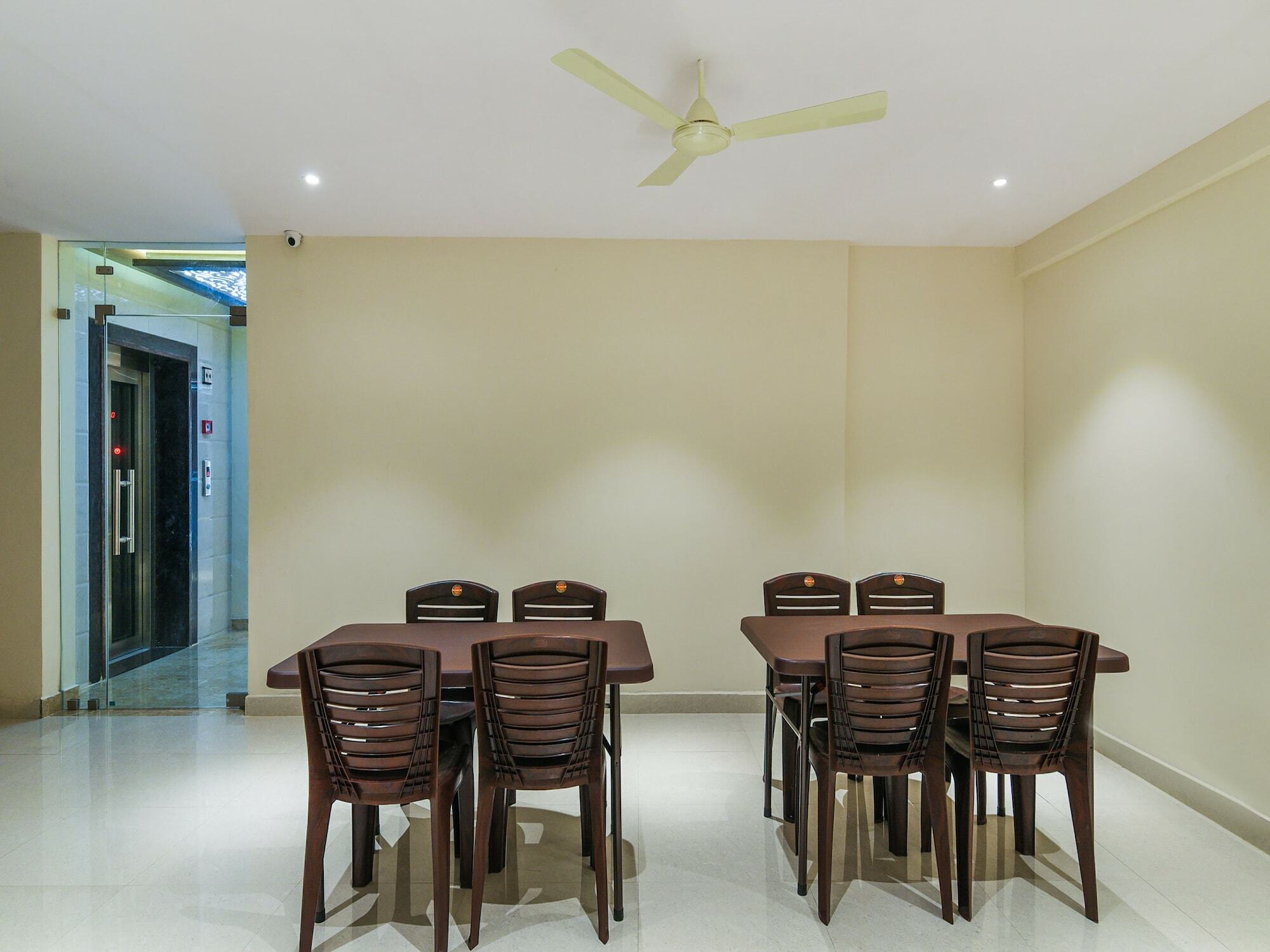 Super Capital O Siddartha Grand Hotel Vijayawada Bagian luar foto